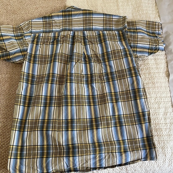 Cinch Men's Plaid Short Sleeve button down Shirt - Blue and Yellow size small - Picture 6 of 8